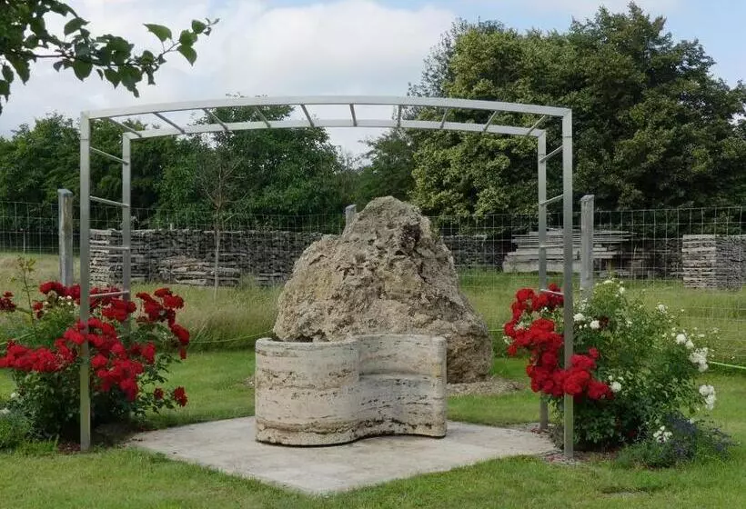 Отель Schwartze