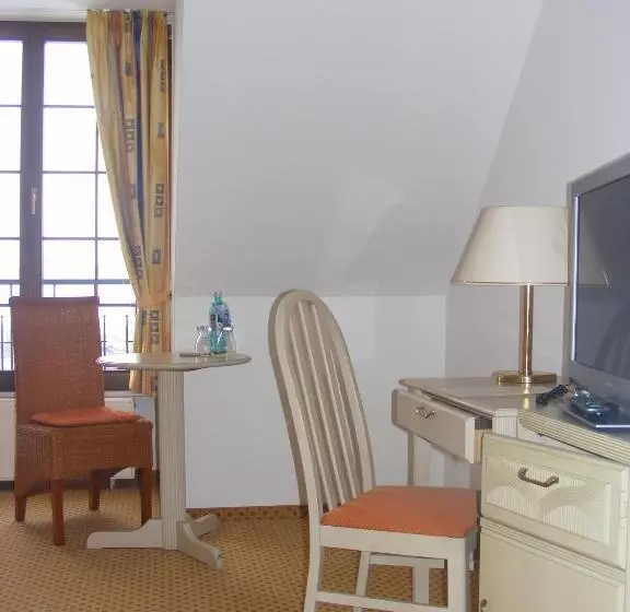 Отель Schwartze