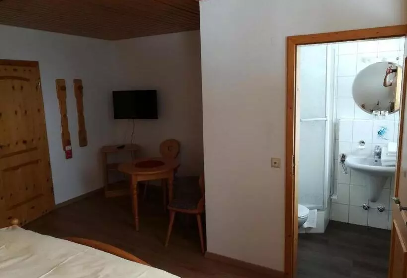 ホテル Schwarzwaldgasthaus Salenhof