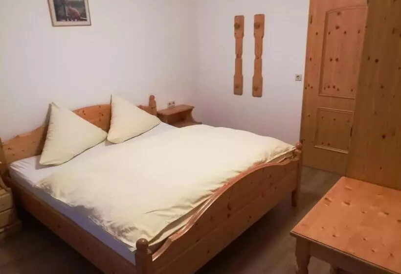 ホテル Schwarzwaldgasthaus Salenhof