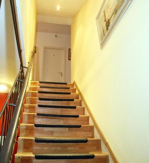 ホテル Taverne Inos