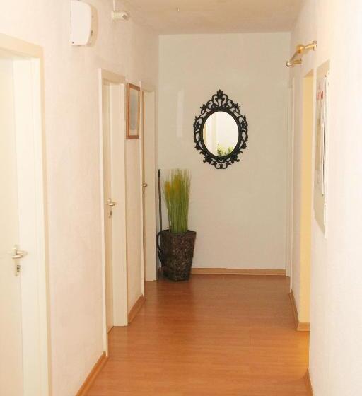 ホテル Taverne Inos