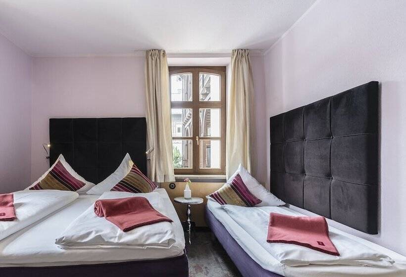 Отель Villa Fantasia Budget Boutique