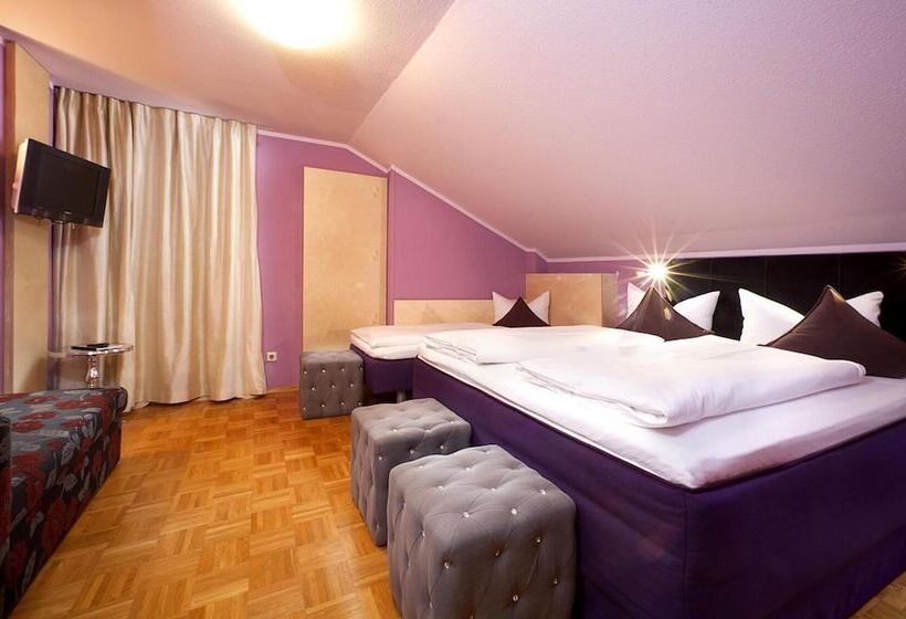 Отель Villa Fantasia Budget Boutique