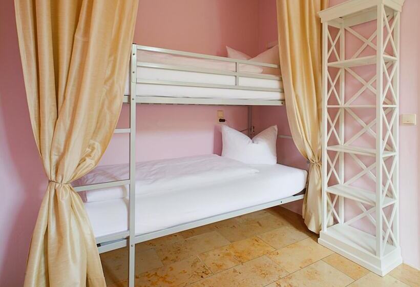 Отель Villa Fantasia Budget Boutique