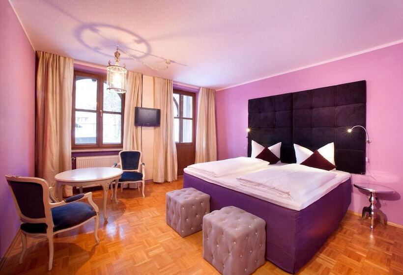 Отель Villa Fantasia Budget Boutique