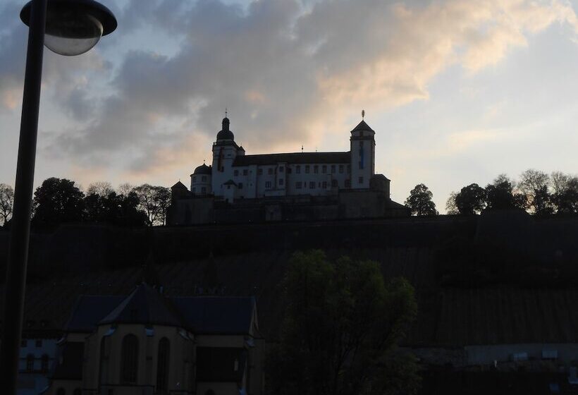 Gasthaus & Hotel Drei Lilien