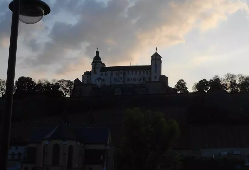 Gasthaus & Hotel Drei Lilien