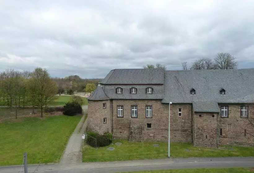 فندق Am Schloss Broich