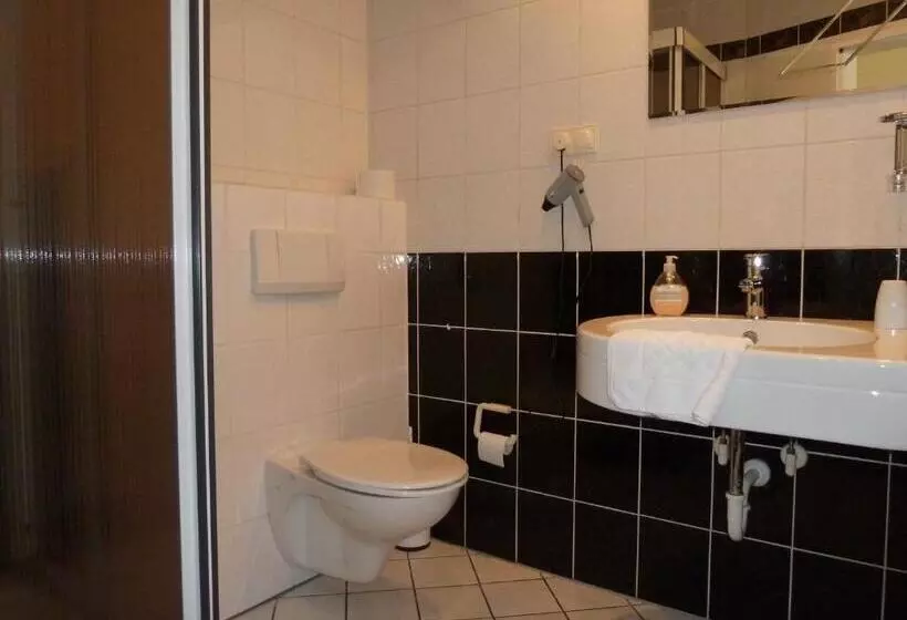 فندق Am Schloss Broich