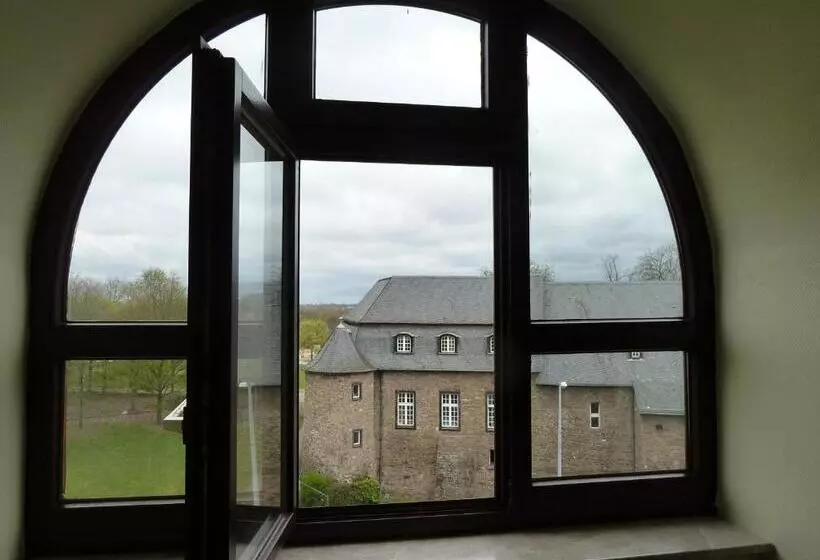 فندق Am Schloss Broich