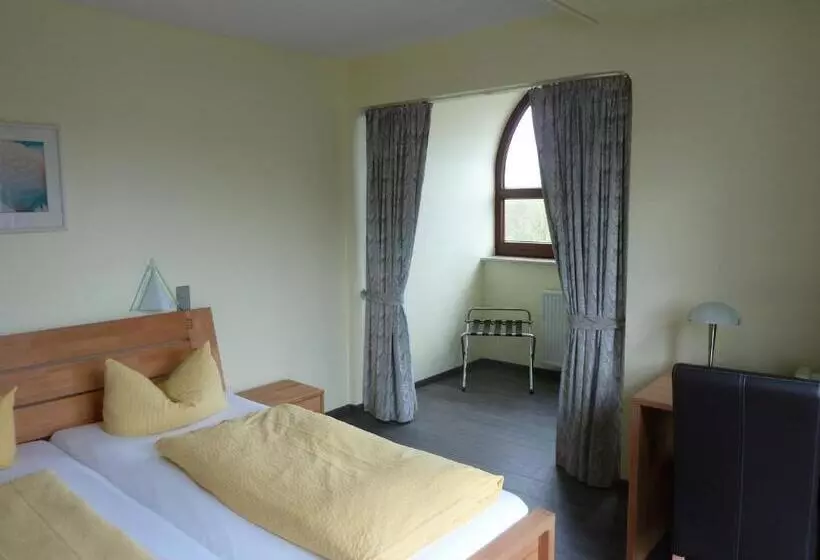 فندق Am Schloss Broich