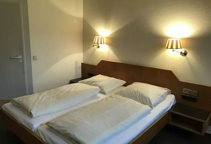 Отель Aust Das Land