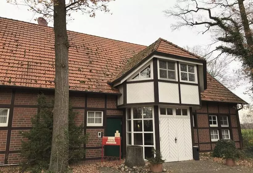 Отель Aust Das Land