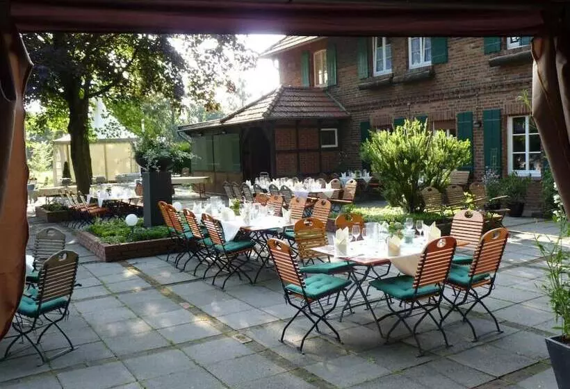 Отель Aust Das Land