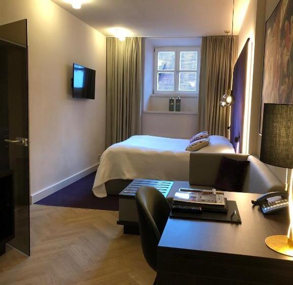 هتل Bischofshof Am Dom