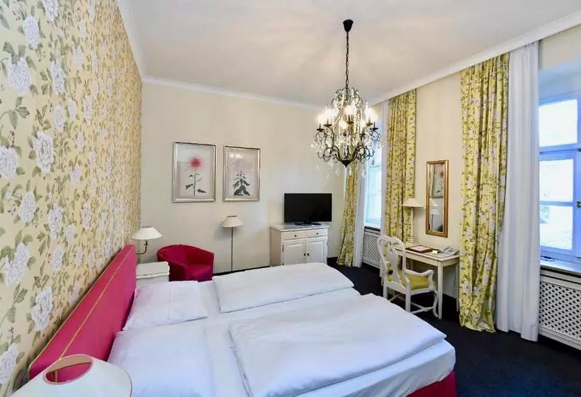 هتل Bischofshof Am Dom