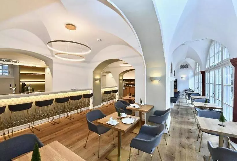 هتل Bischofshof Am Dom