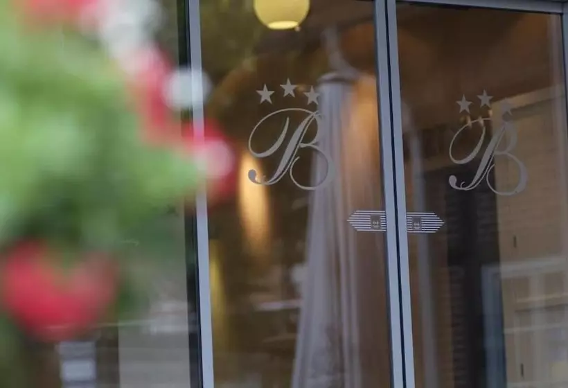 ホテル Brunnenhof International