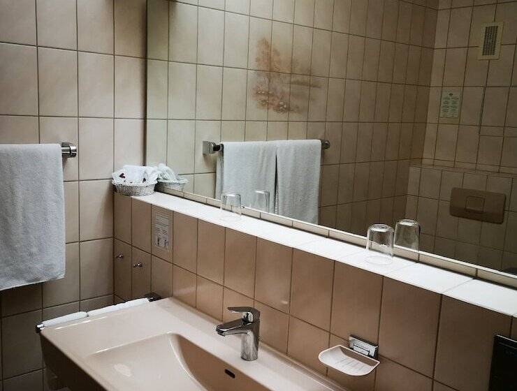 Hotelli Garni Zur Weserei