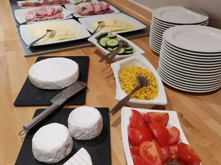 Отель Haus Am See