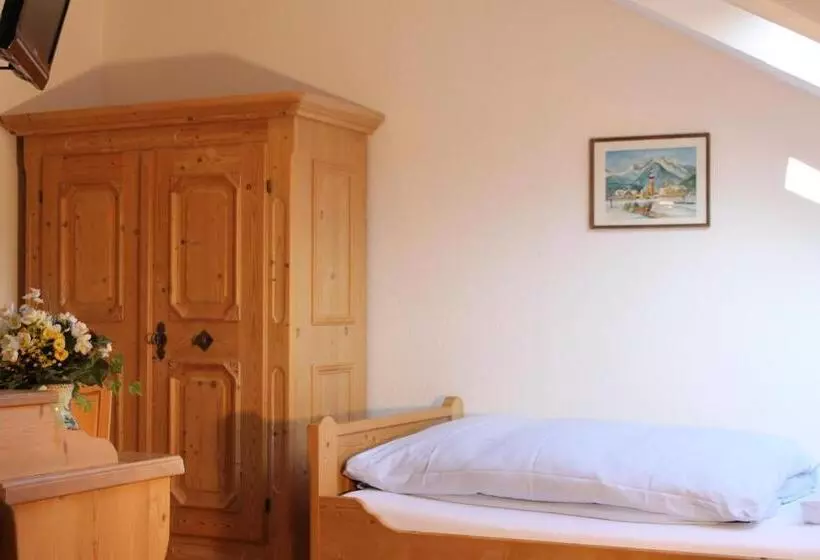 Отель Haus Kirsch