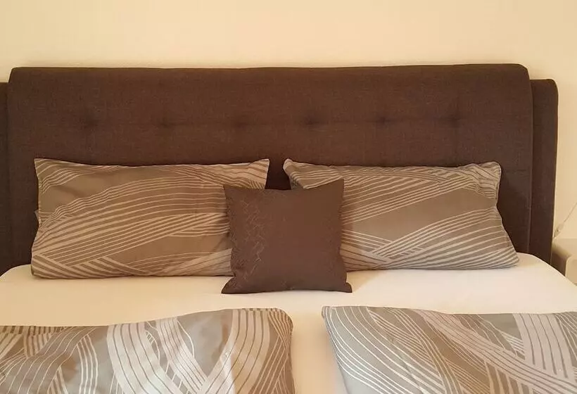 Landhotel Linden Am Venekotensee