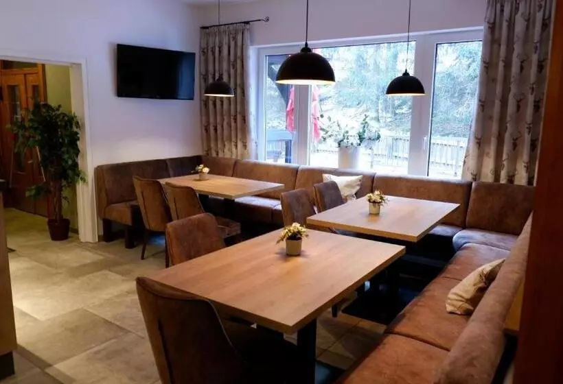 酒店 Pension Zum Paradies