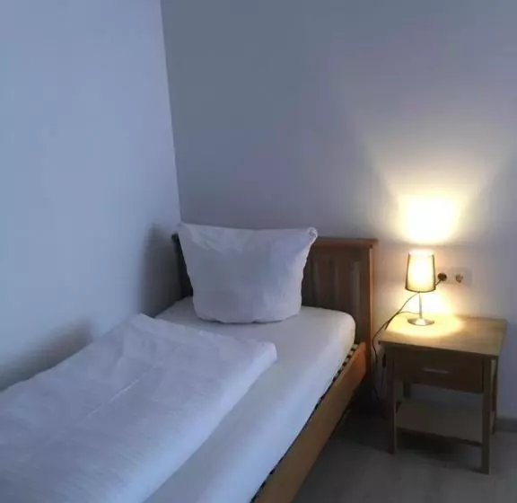 酒店 Pension Zum Paradies