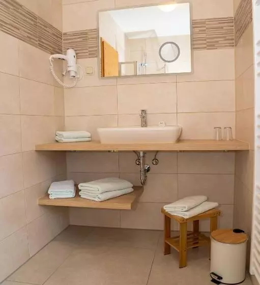 호텔 Und Berggasthof Zum Sonnenhof