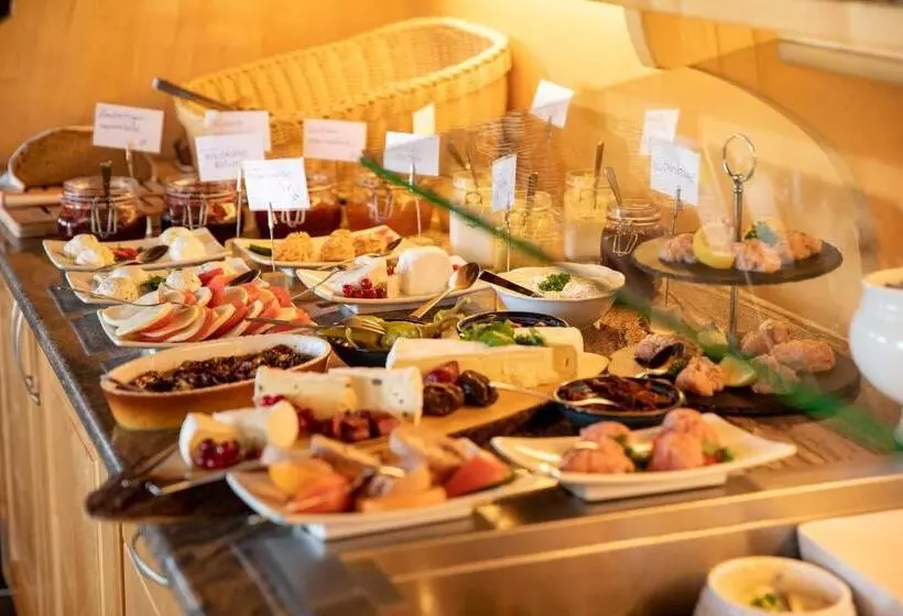 ペンション Berg Hotel Weingarten Garni