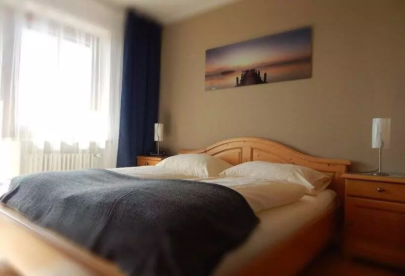 ペンション Berg Hotel Weingarten Garni