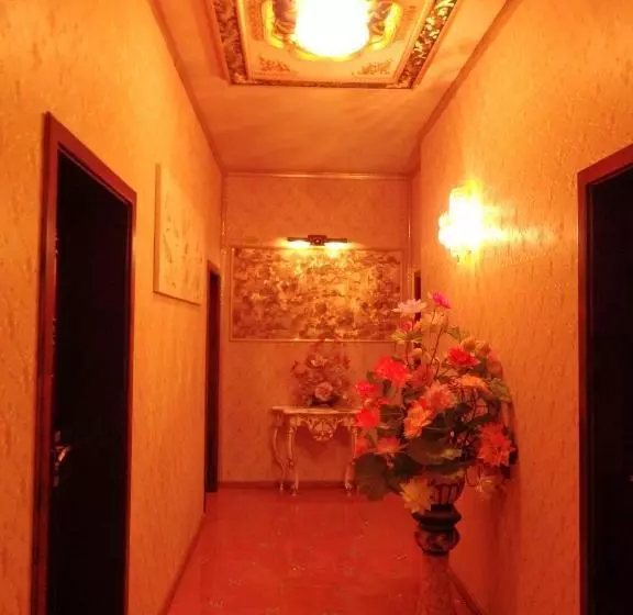 Отель & Restaurant Hong Kong