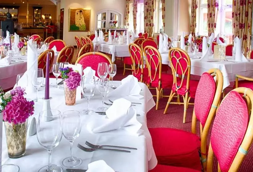 Отель Campus Garden Business