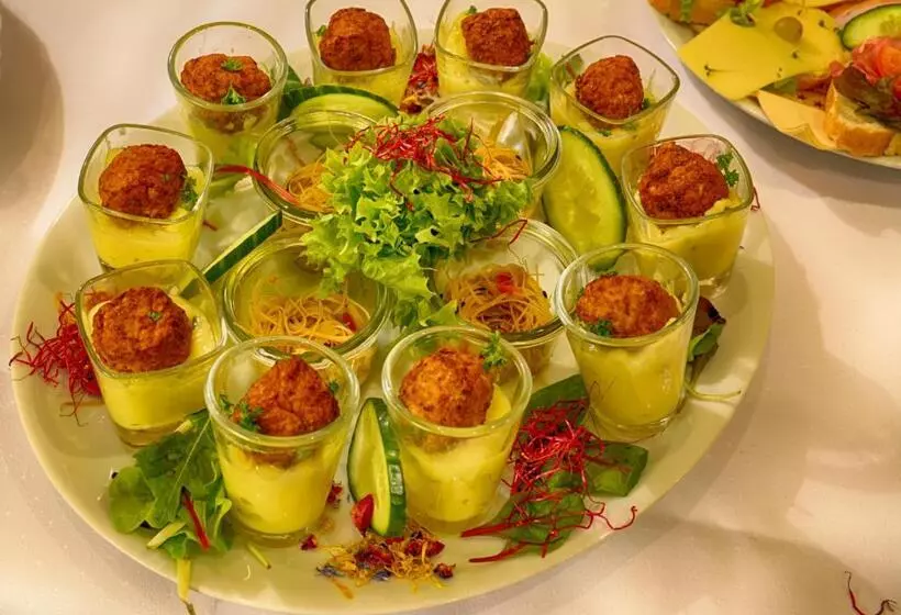 Отель Campus Garden Business