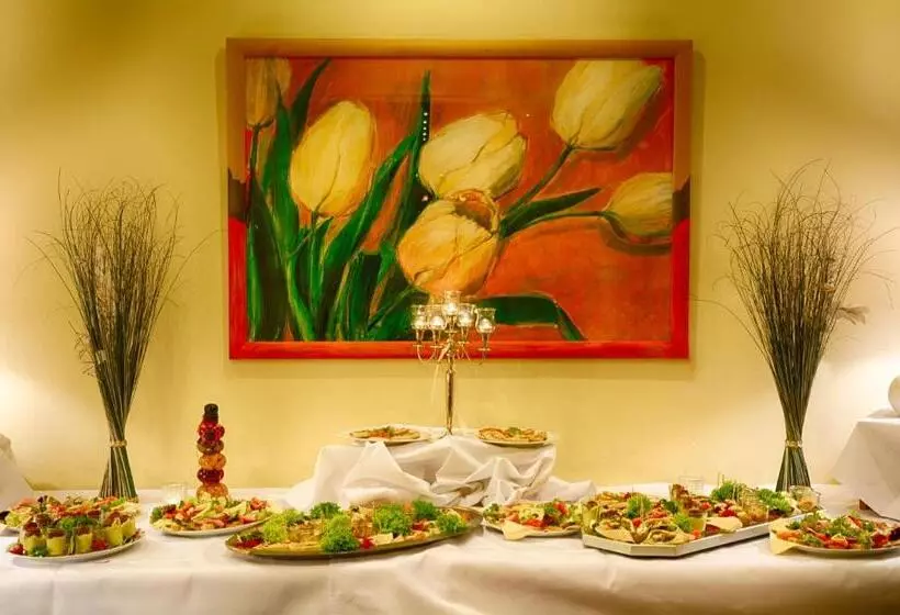 Отель Campus Garden Business