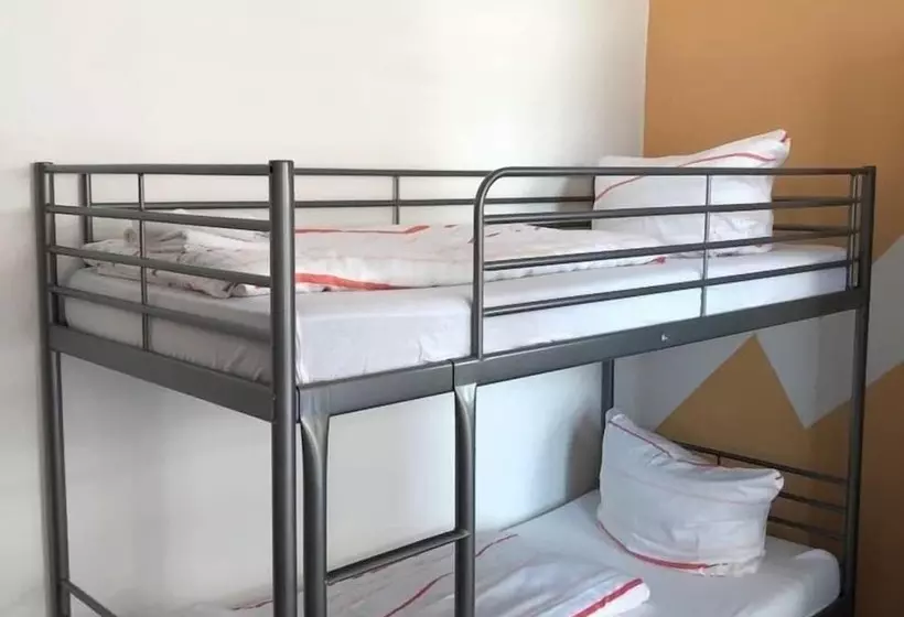 Отель Goldener Hahn