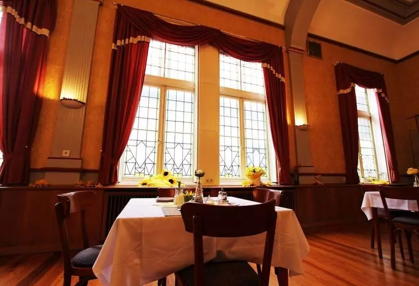 酒店 Deutsches Haus