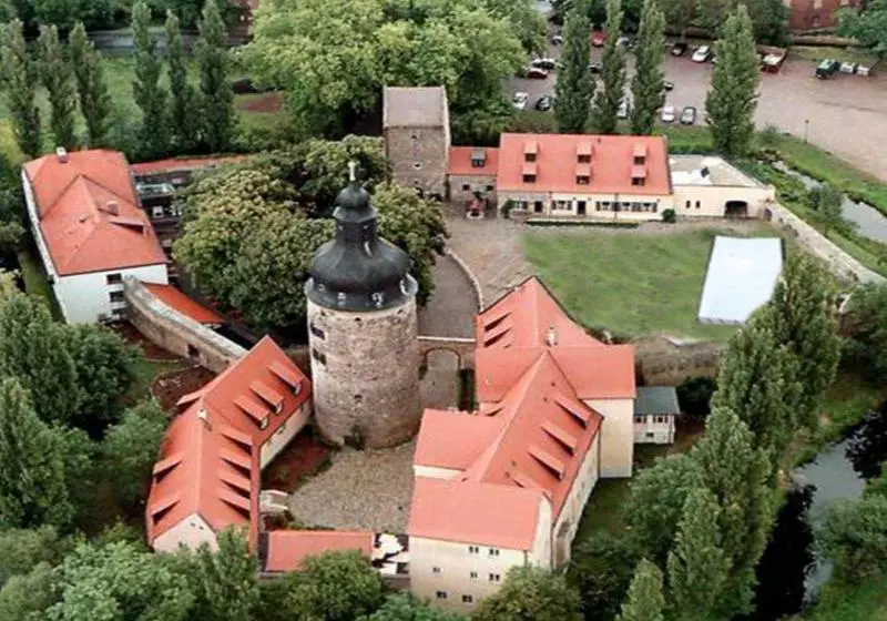 Отель Wasserburg Zu Gommern