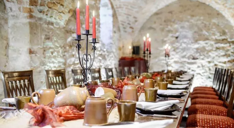 Отель Wasserburg Zu Gommern