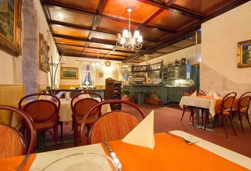 Hotelli Zur Post In Wurzen