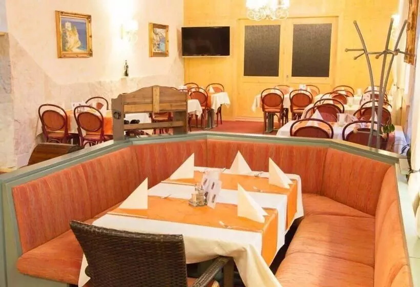 Hotelli Zur Post In Wurzen