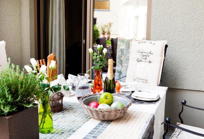 Schottennester Schlafen An Der Krämerbrücke