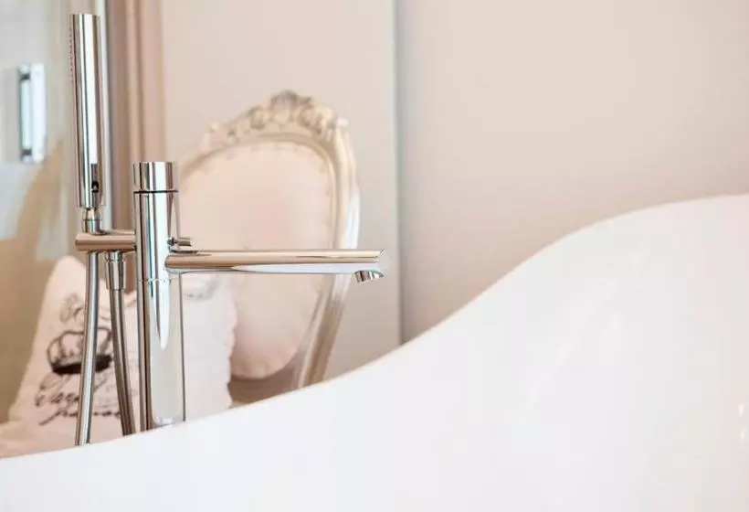 Schottennester Schlafen An Der Krämerbrücke