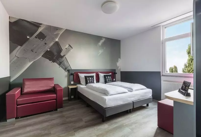 SMARTY Airport Cologne Hotel - KONTAKTLOSER SELF CHECK-IN