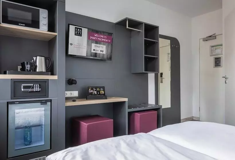 SMARTY Airport Cologne Hotel - KONTAKTLOSER SELF CHECK-IN