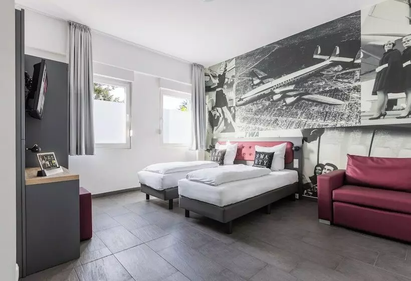 SMARTY Airport Cologne Hotel - KONTAKTLOSER SELF CHECK-IN