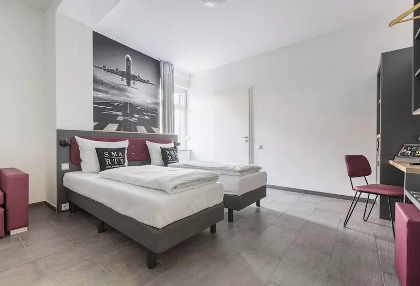 SMARTY Airport Cologne Hotel - KONTAKTLOSER SELF CHECK-IN