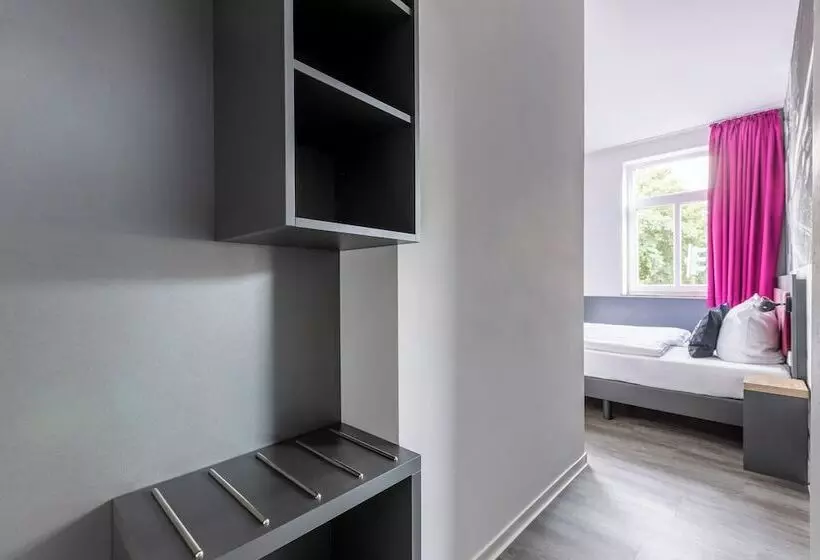 SMARTY Airport Cologne Hotel - KONTAKTLOSER SELF CHECK-IN