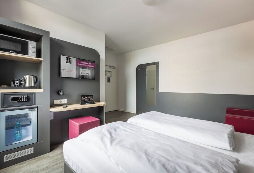 SMARTY Airport Cologne Hotel - KONTAKTLOSER SELF CHECK-IN